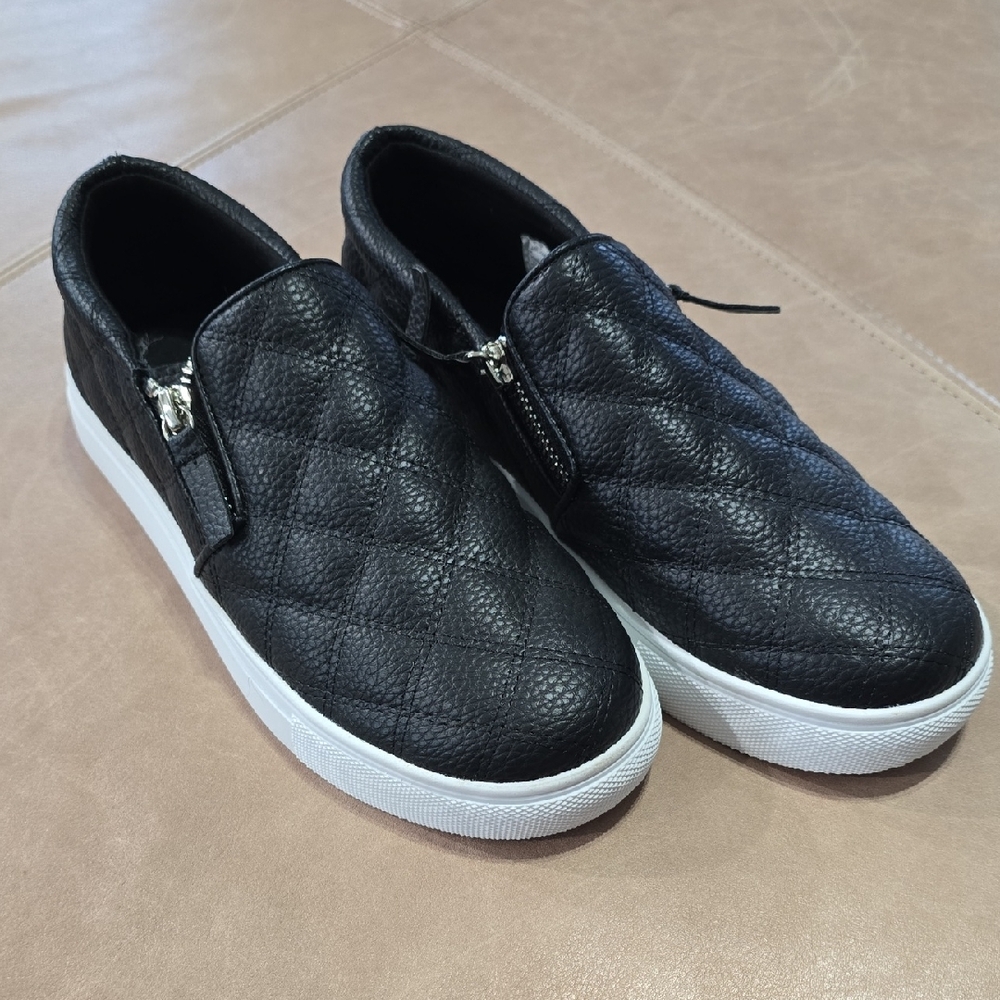 New Steve Madden Black Quilted Slip-On Kid's Shoes